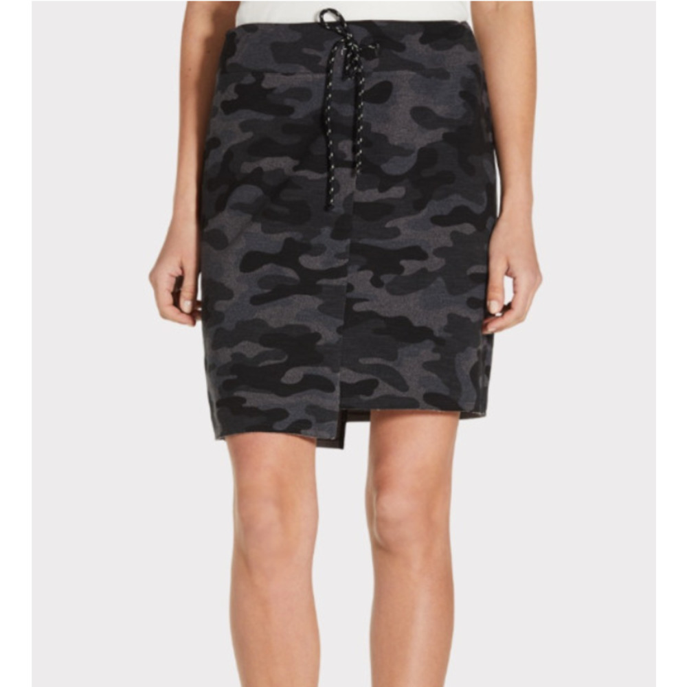 Sundry Camo Uneven Hem Pull On Mini Skirt - New without Tags  A Line